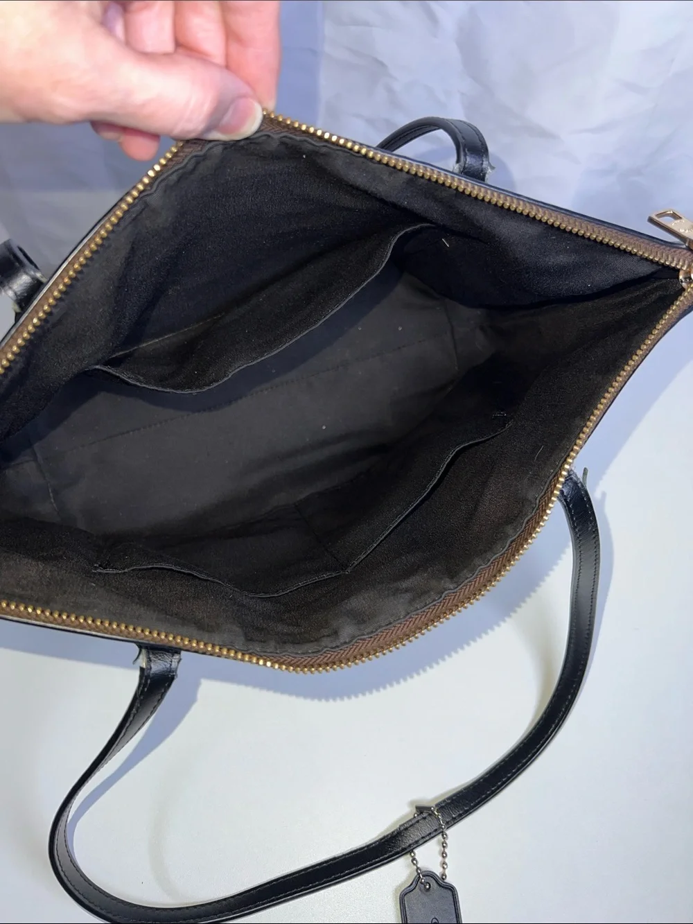 Coach 2020 Zip Top Tote Signature Canvas